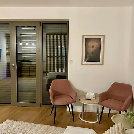 Baker House - Free Private Parking
