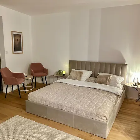 Baker House - Free Private Parking