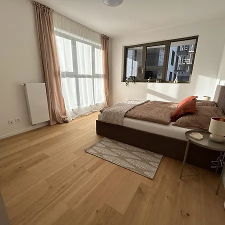 Baker House - Free Private Parking Apartment Brünn