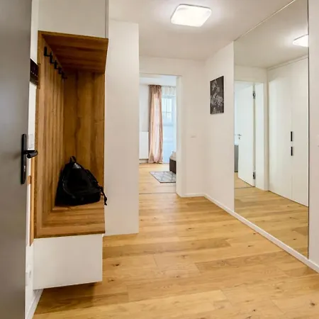 Baker House - Free Private Parking *